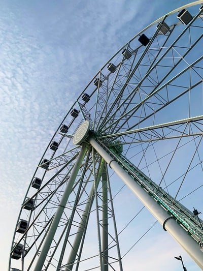 White ferris wheel
